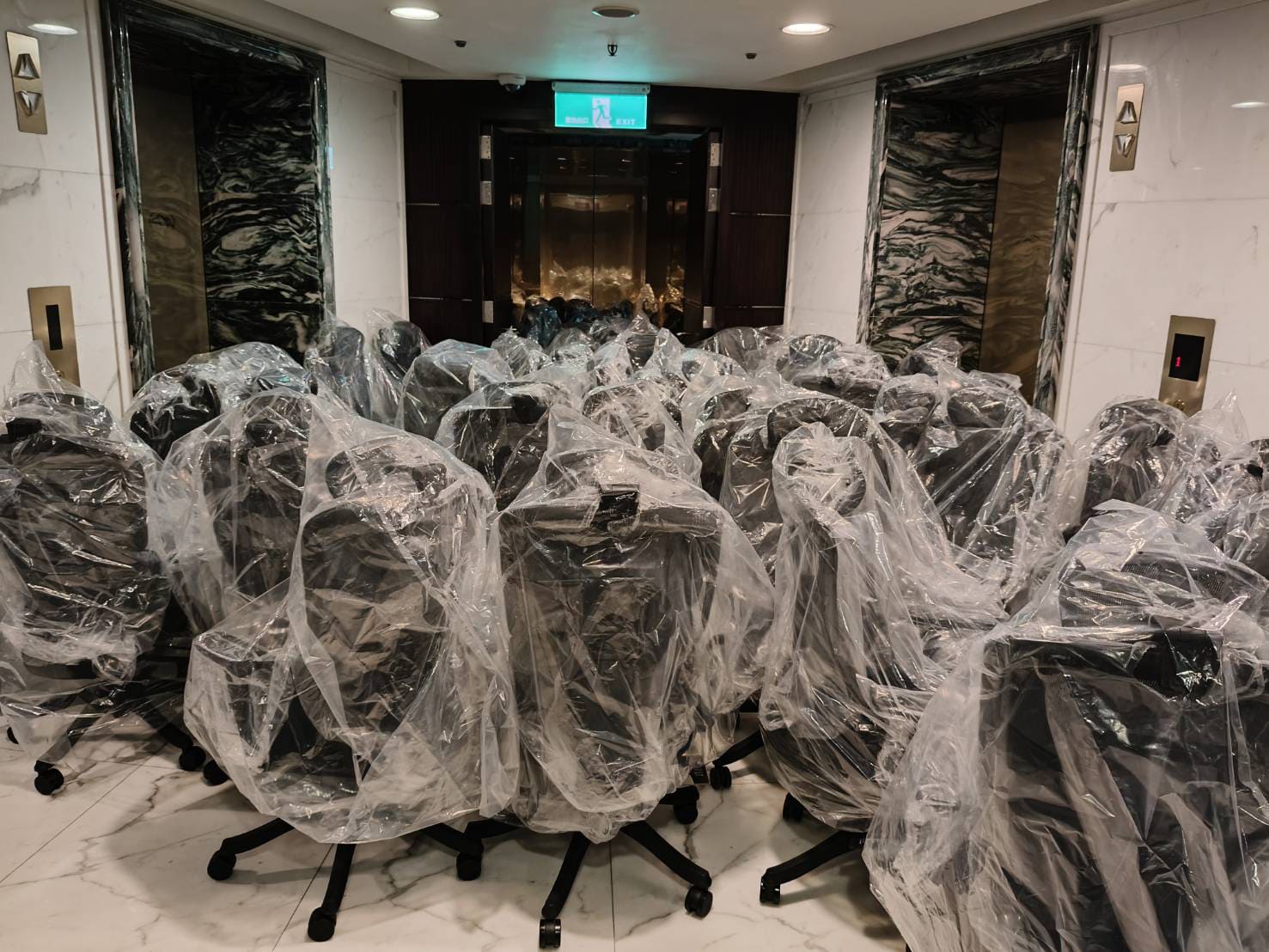 新款人體工學椅