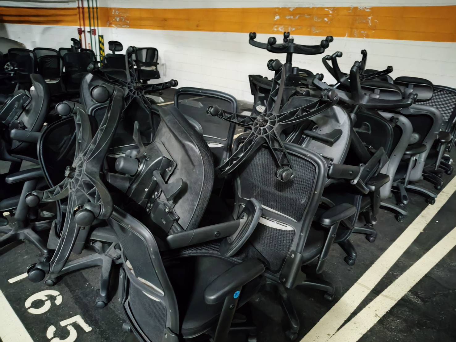 新款人體工學椅