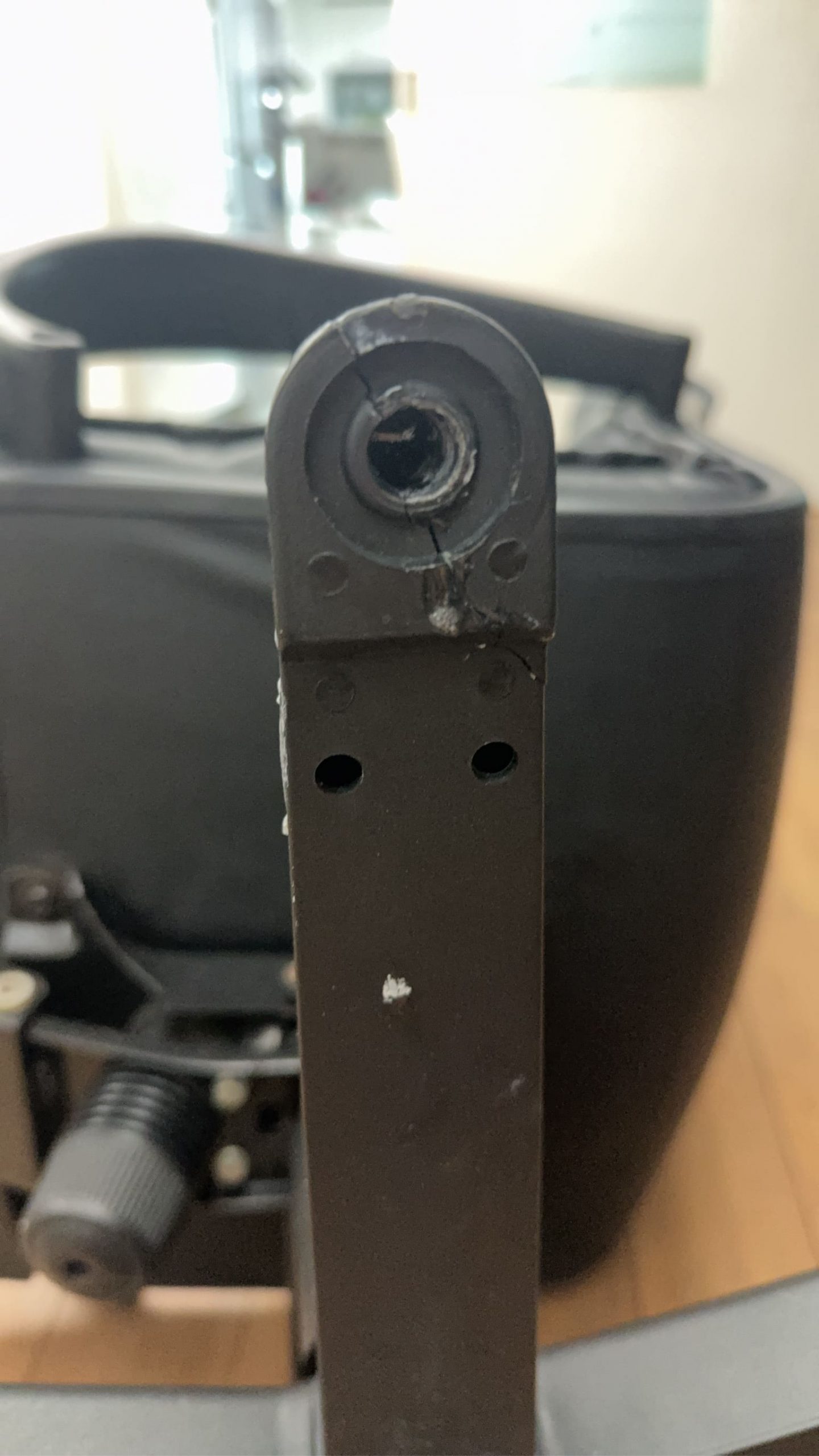 皮革辦公椅腳架斷裂怎麼辦?