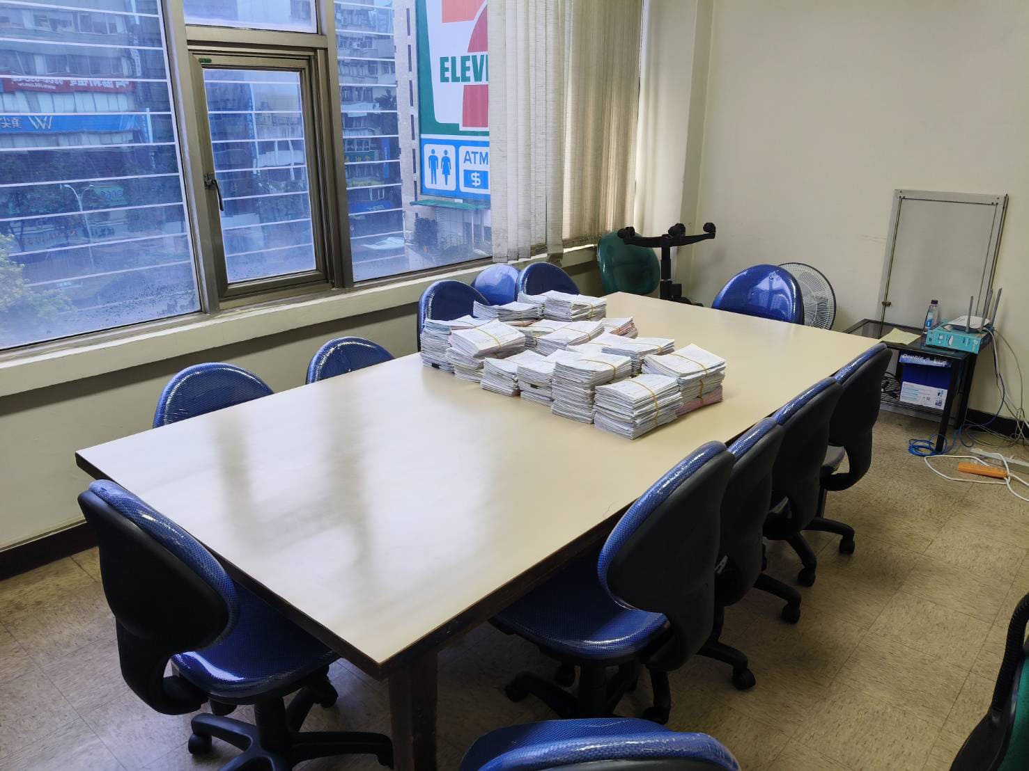 人體工學椅推薦品牌，台灣好椅雨天出貨，椅子保護到位