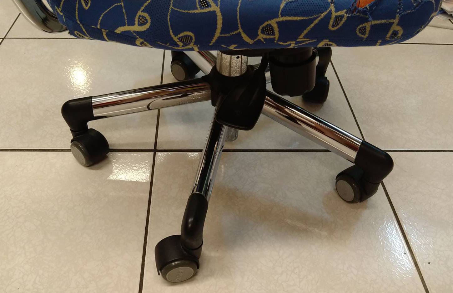 兒童椅維修，升降功能異常