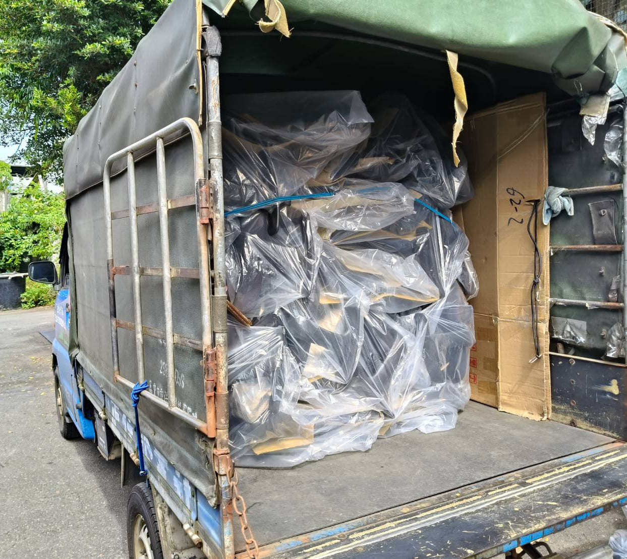 貿易公司購入高級辦公椅 24032