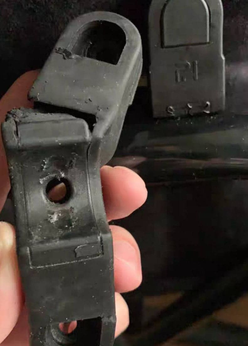 HUGM哈根雙背椅鈕鈕損壞，台灣好椅到府更換