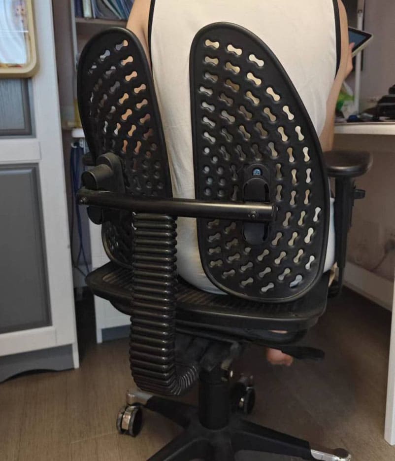 HUGM哈根雙背椅鈕鈕損壞，台灣好椅到府更換