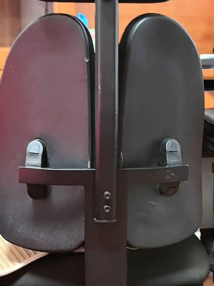 HUGM哈根雙背椅鈕鈕損壞，台灣好椅到府更換