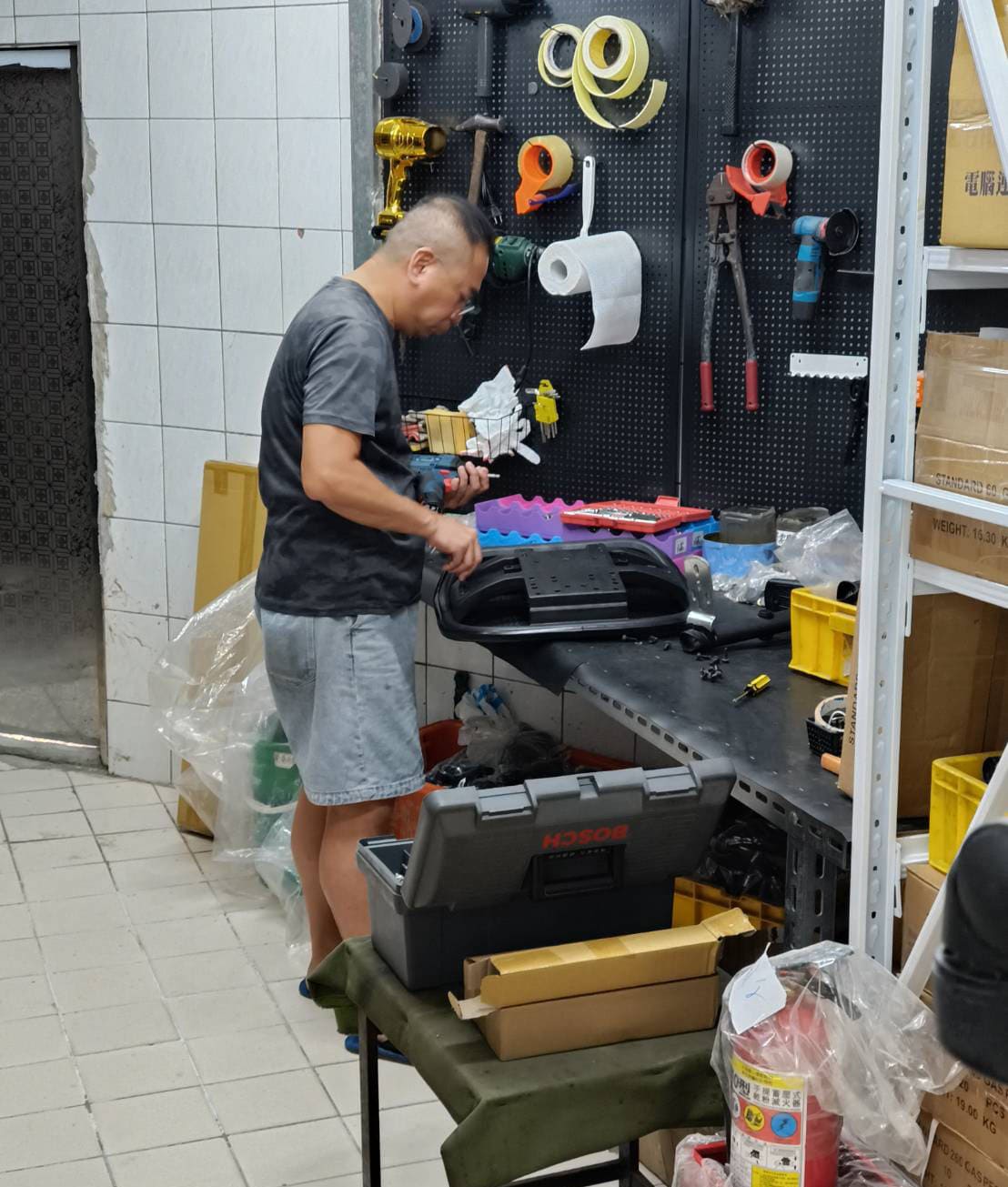 台灣好椅師傅現場更換人體工學椅坐墊