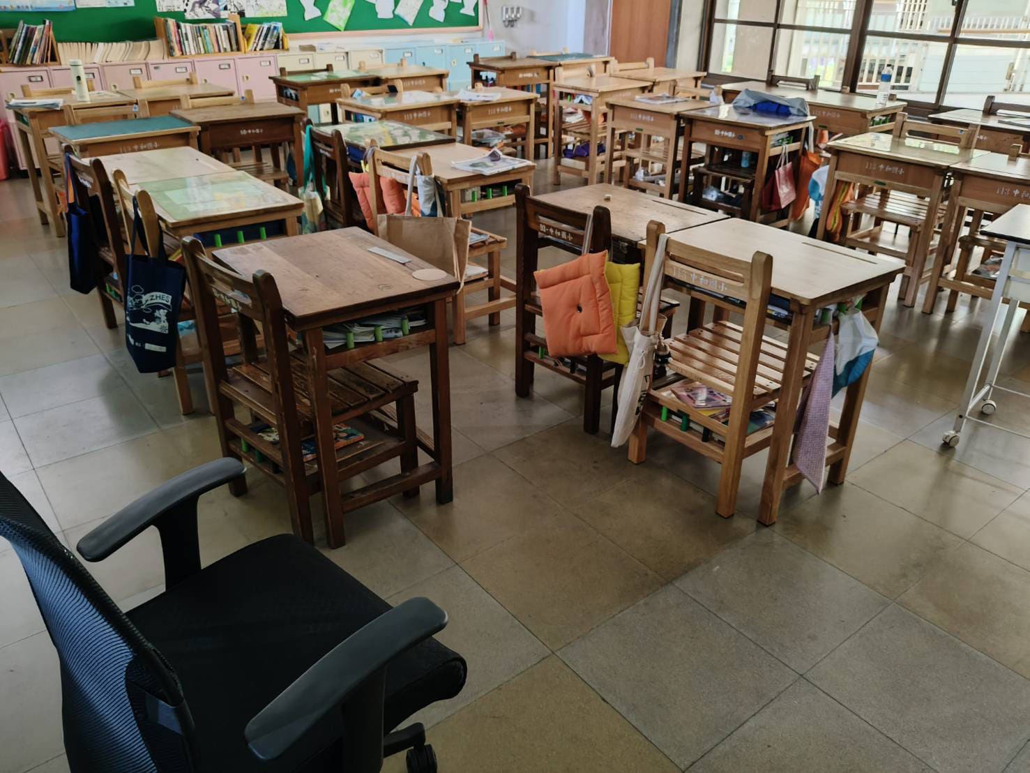 國小採購台灣好椅60張高級辦公305