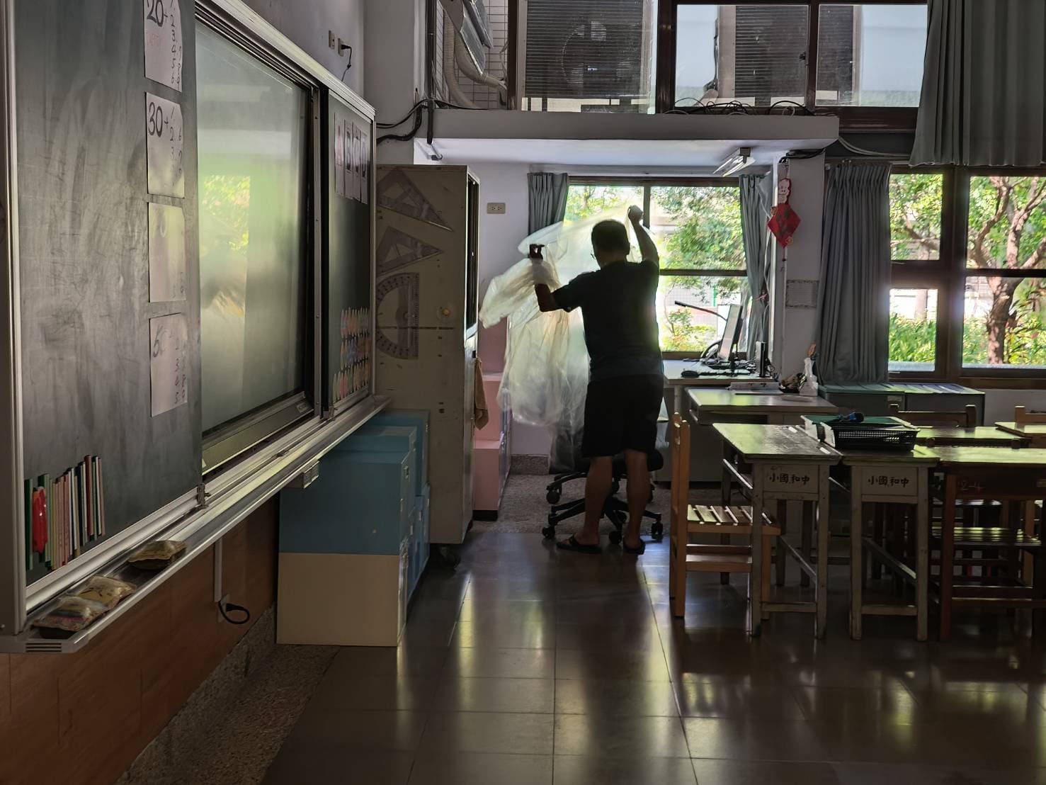 國小採購台灣好椅60張高級辦公305