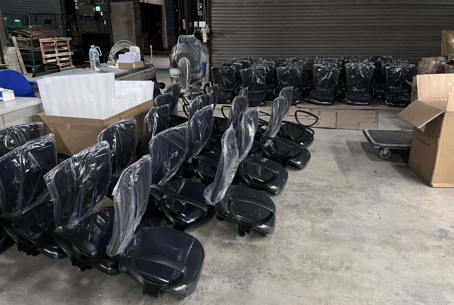 經濟電腦椅301順利出貨