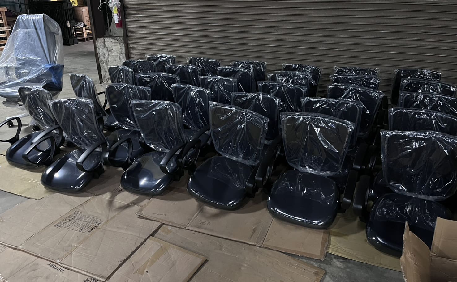 經濟電腦椅301順利出貨