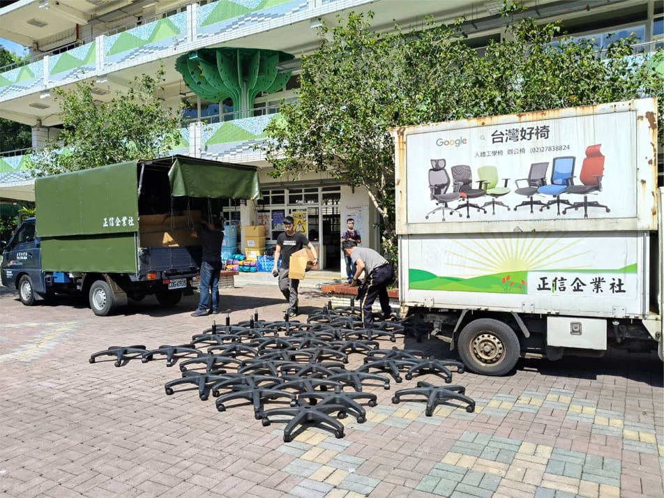 校園採購案例｜實驗國中選用高背三孔休閒椅 922N